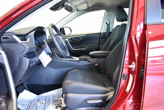 2025 Toyota RAV4 LE photo 17