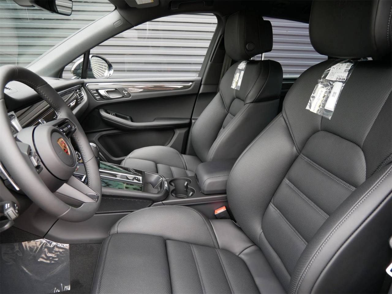 2025 Porsche Macan GTS photo 5
