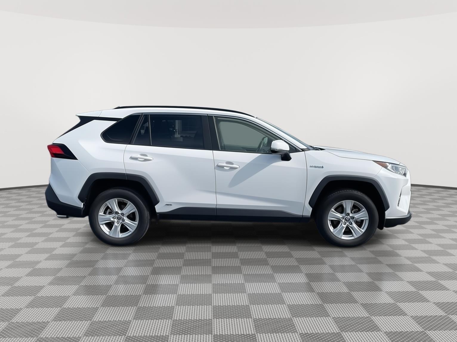 Used 2021 Toyota RAV4 XLE with VIN JTMRWRFV4MD125546 for sale in Northfield, Minnesota