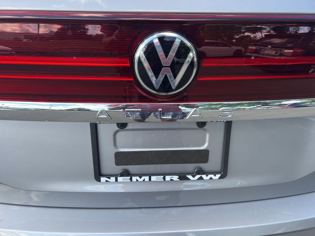 2026 Volkswagen Atlas SE Technology photo 8