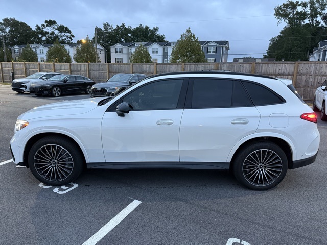 2025 Mercedes Benz GLC 350e 4MATIC photo 2