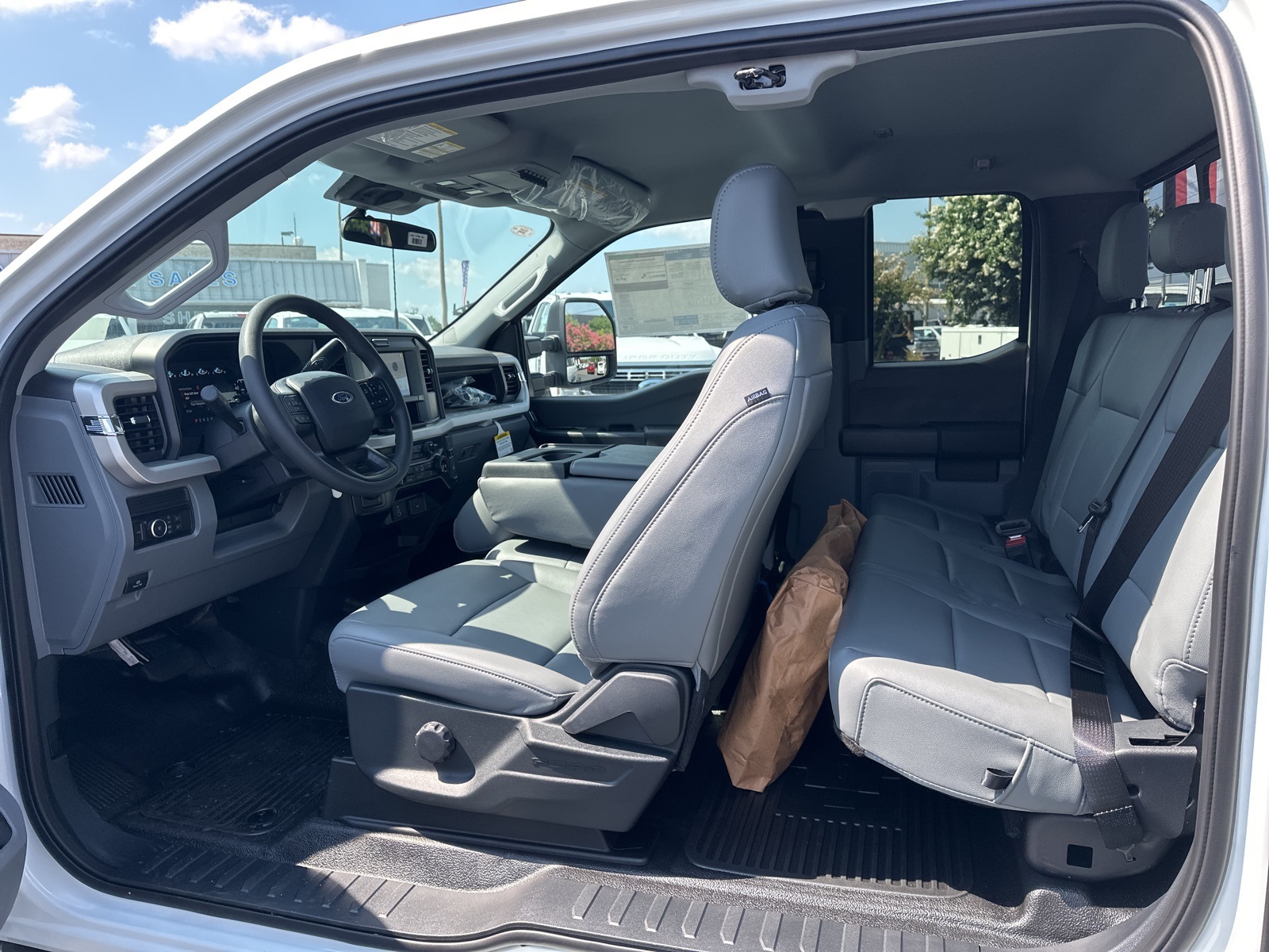 2025 Ford F-350 photo 16