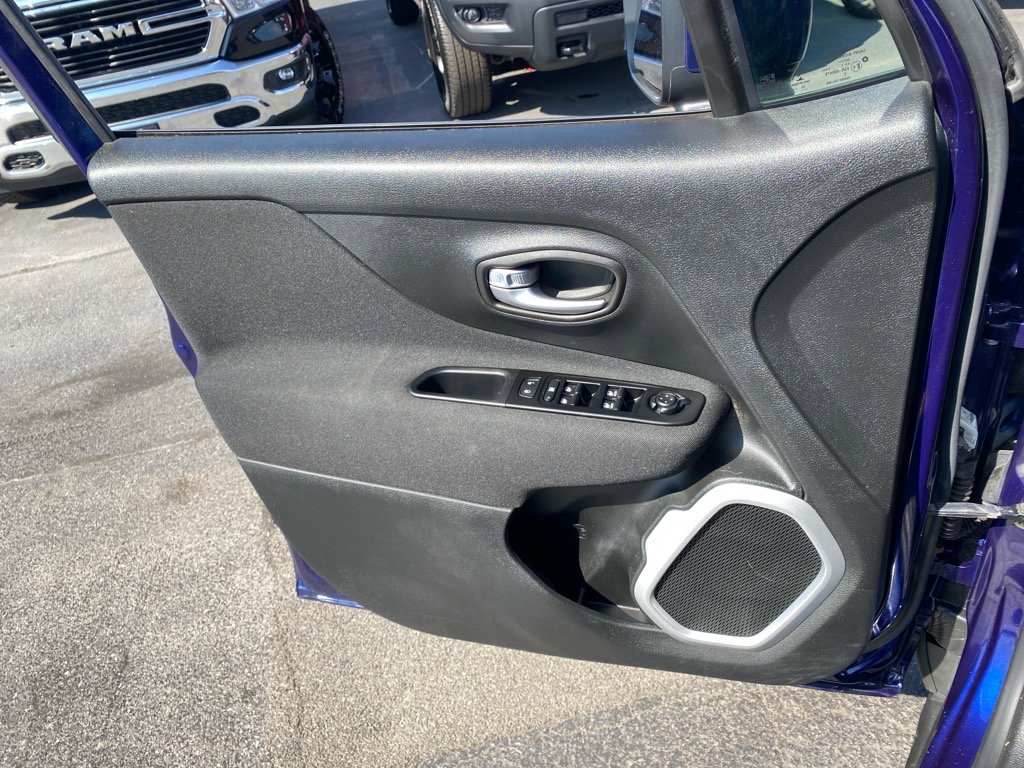 2020 Jeep Renegade Latitude photo 19