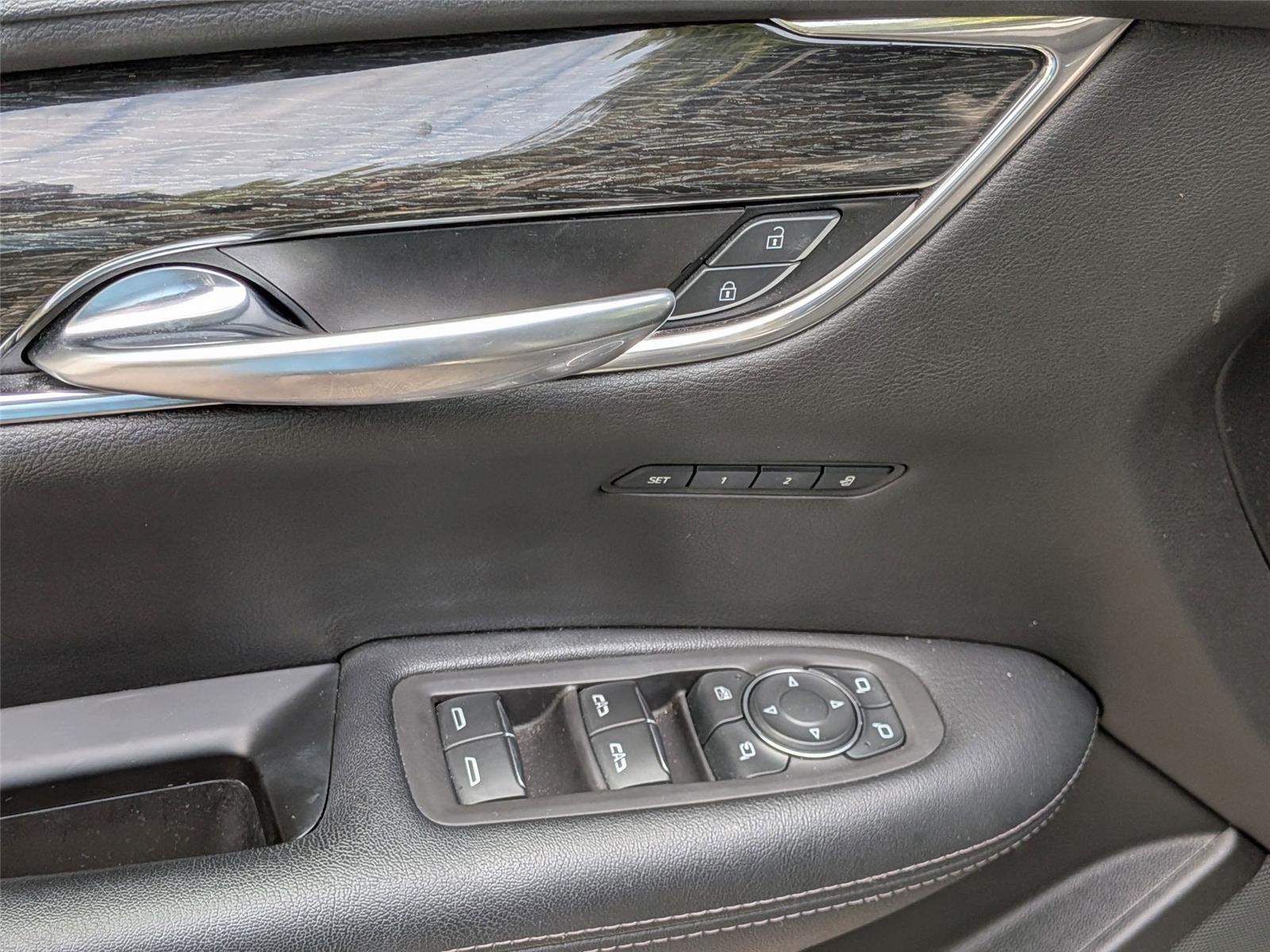 2020 Cadillac XT5 Premium Luxury photo 13