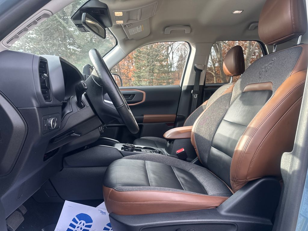 2021 Ford Bronco Sport Outer Banks photo 2