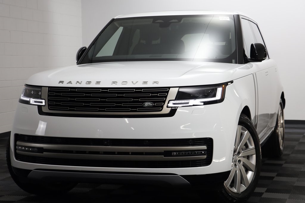 2025 Land Rover Range Rover SE photo 2