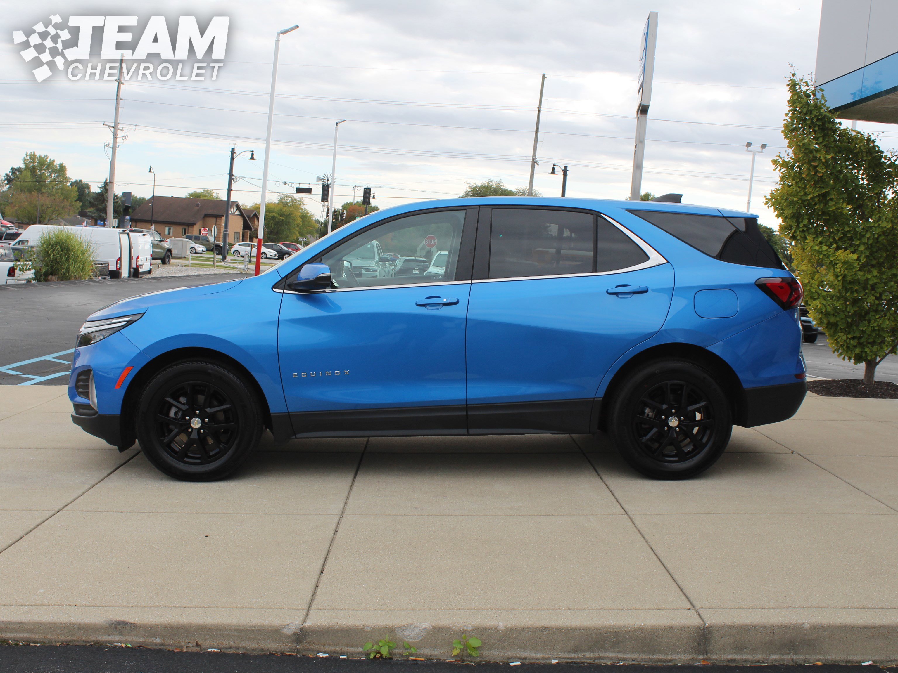 2024 Chevrolet Equinox LT photo 3