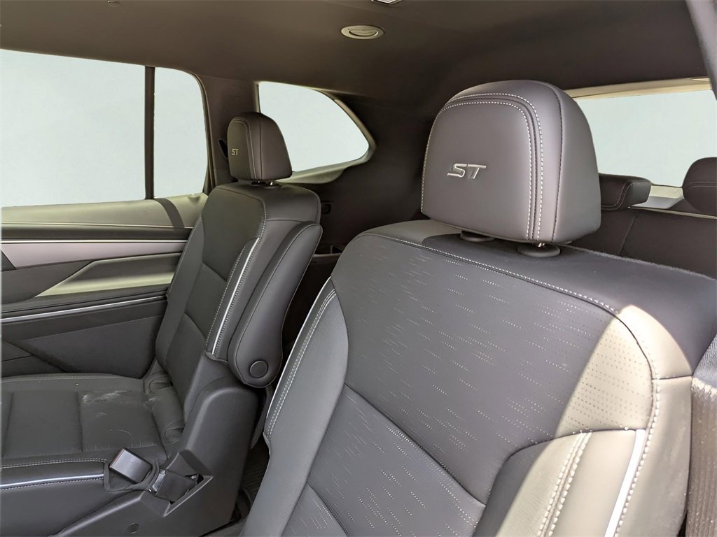 2025 Buick Enclave photo 16