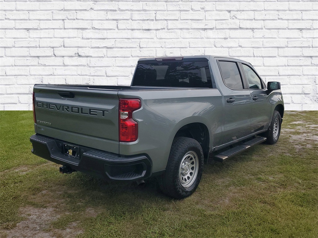 2023 Chevrolet Silverado 1500 photo 2