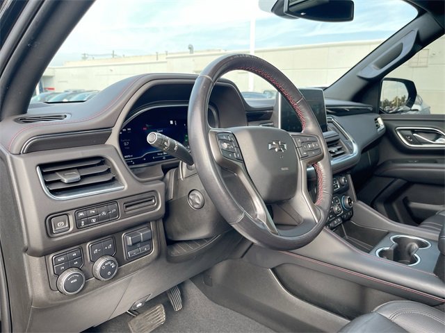 2022 Chevrolet Suburban RST photo 2