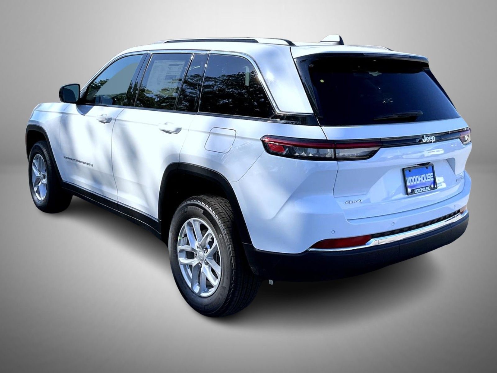 2025 Jeep Grand Cherokee Laredo photo 6