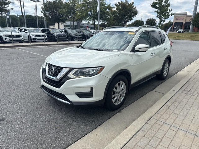 2017 Nissan Rogue SV photo 3