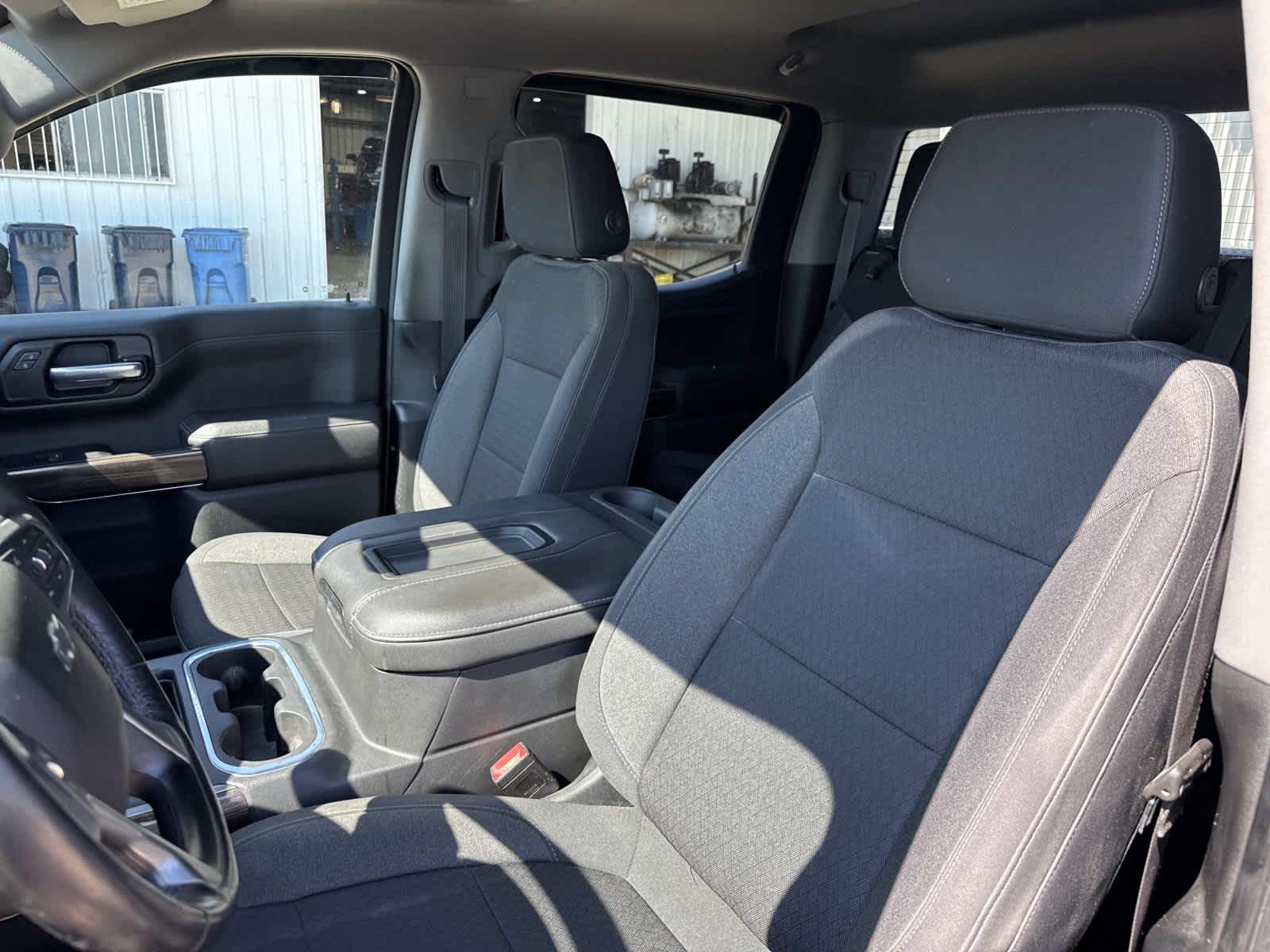 2021 Chevrolet Silverado RST photo 31