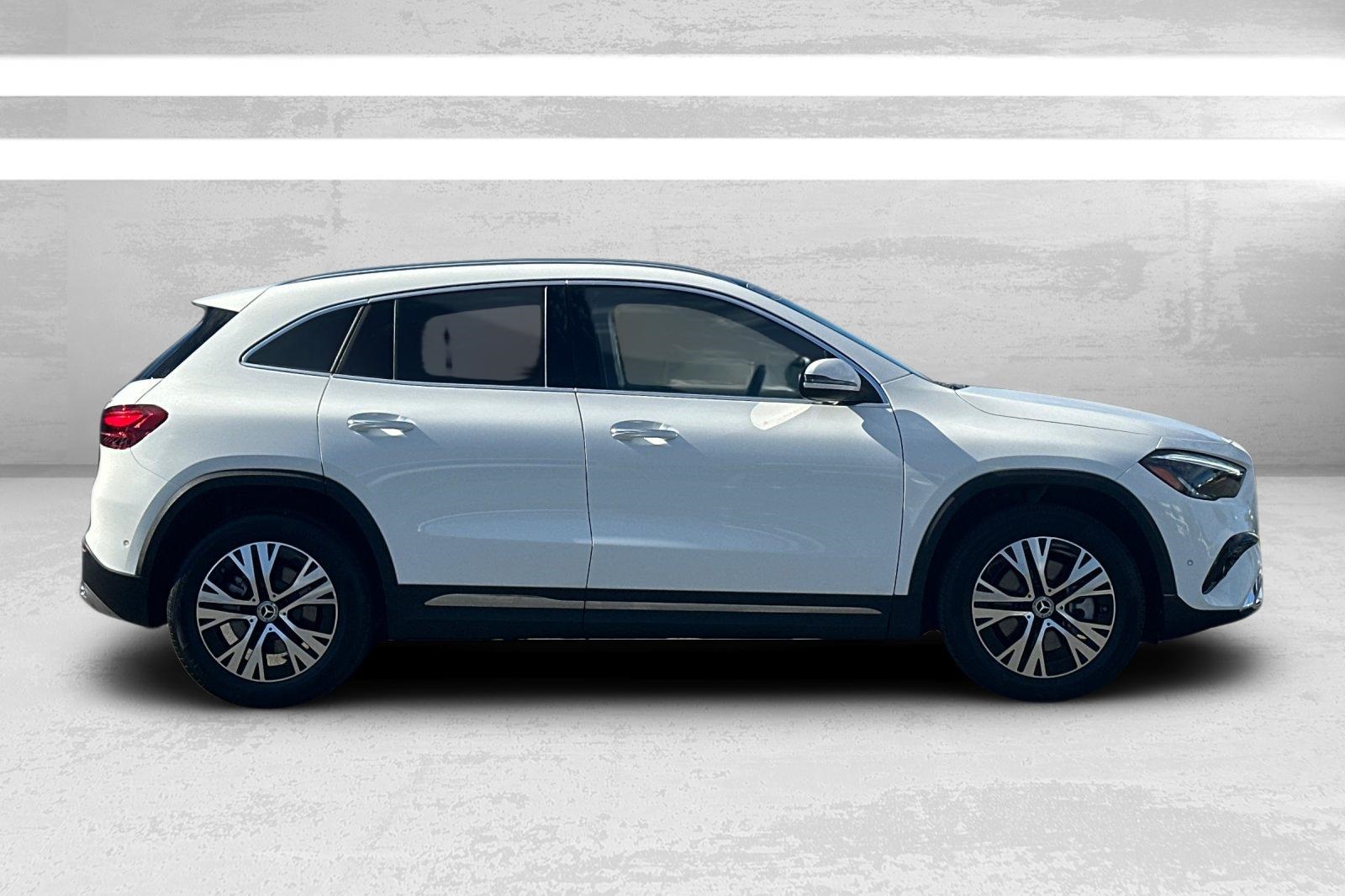 2025 Mercedes Benz GLA 250 4MATIC photo 2