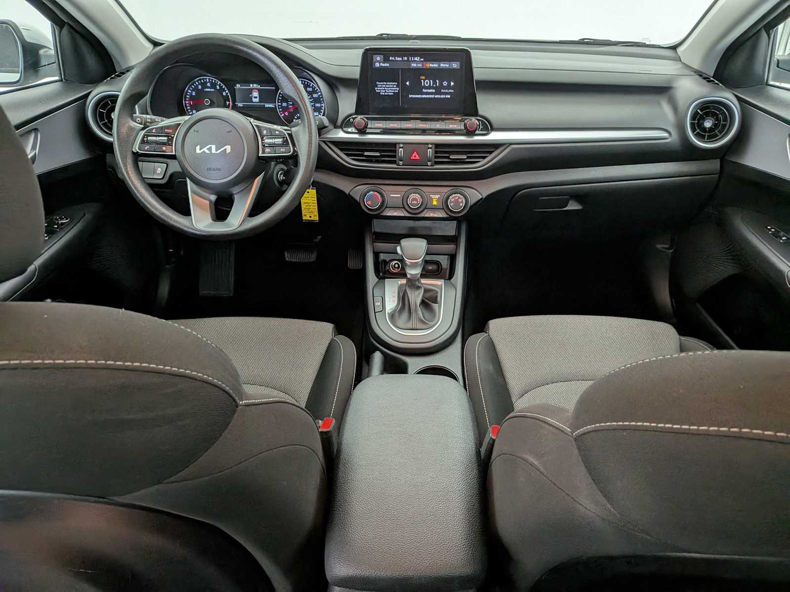 2024 Kia Forte LXS photo 14