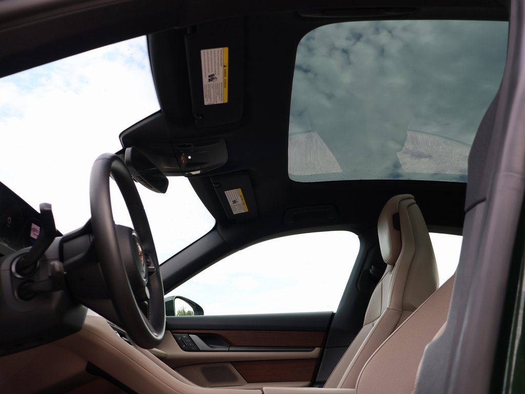 2025 Porsche Taycan 4S photo 31