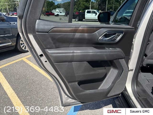 2022 Gmc Yukon SLE photo 17