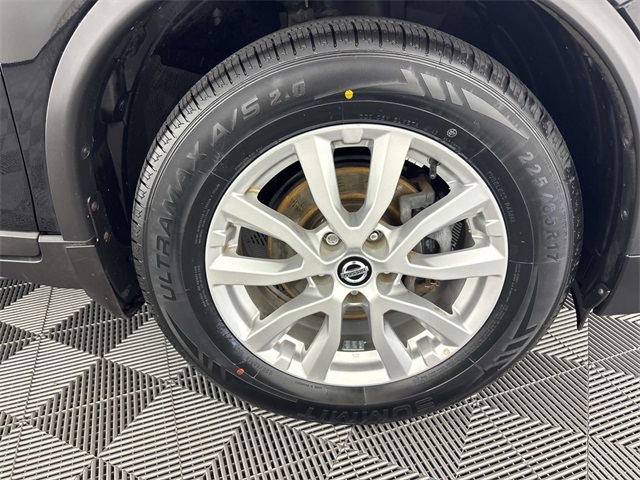 2019 Nissan Rogue SV photo 29
