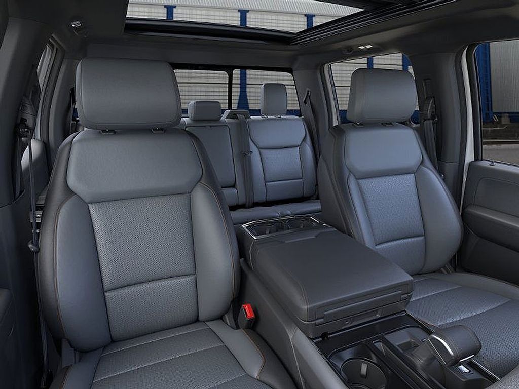 2025 Ford F-150 Lightning Lariat photo 10
