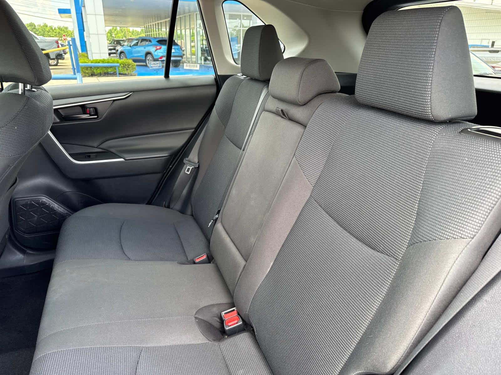 2024 Toyota RAV4 LE photo 31