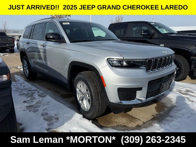 2025 Jeep Grand Cherokee L Laredo's photo
