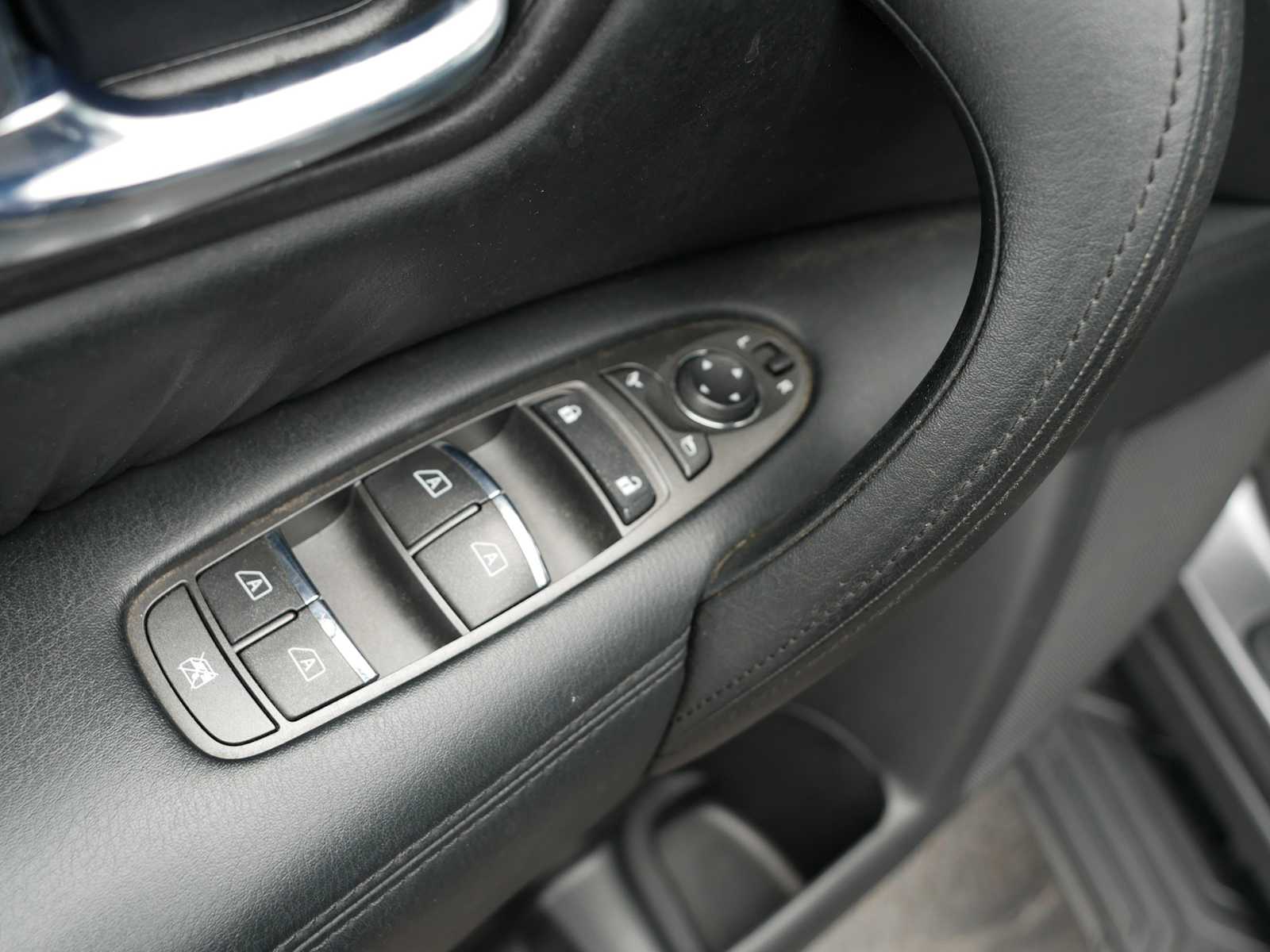 2021 Nissan Armada SL photo 14