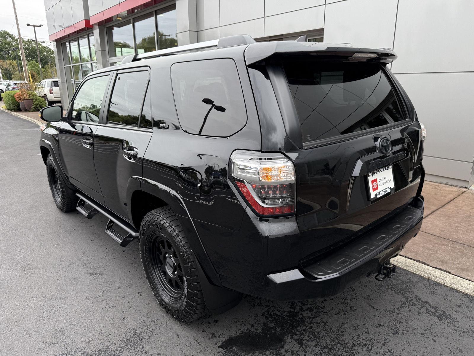 2023 Toyota 4Runner SR5 Premium photo 3