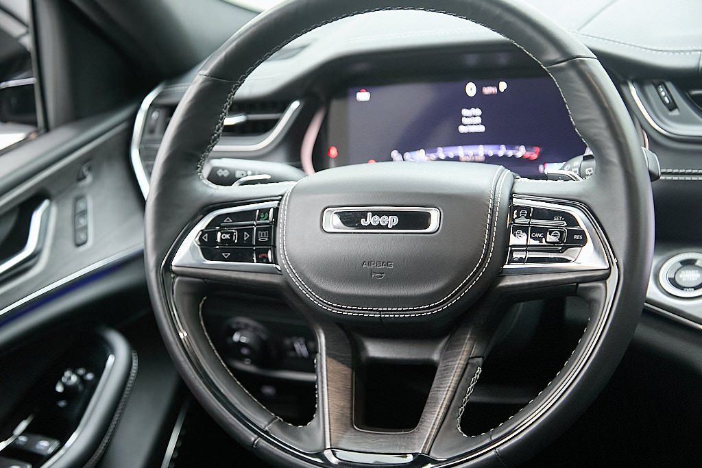 2022 JEEP GRAND CHEROKEE L - Image 31