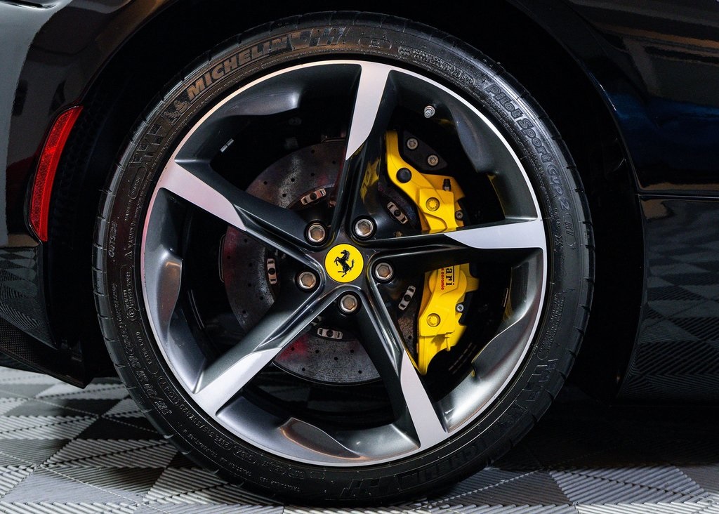 2023 Ferrari SF90 Spider Base photo 10