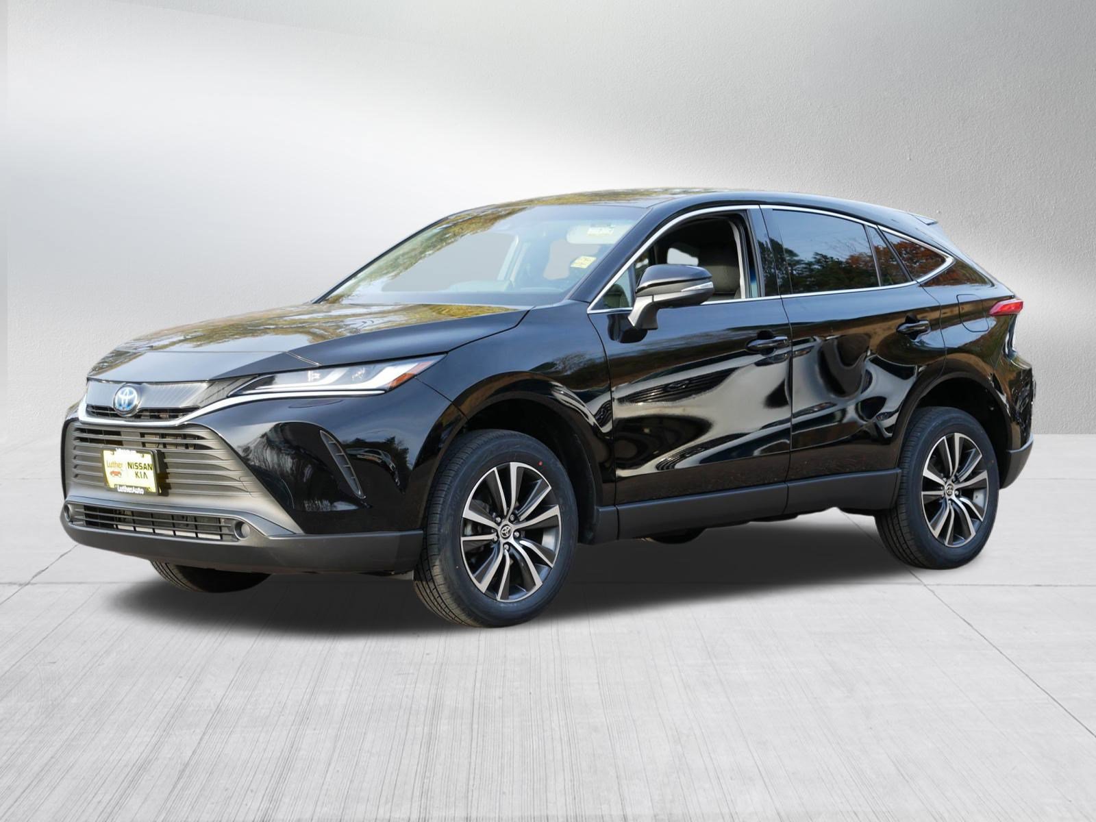 2023 Toyota Venza LE photo 3