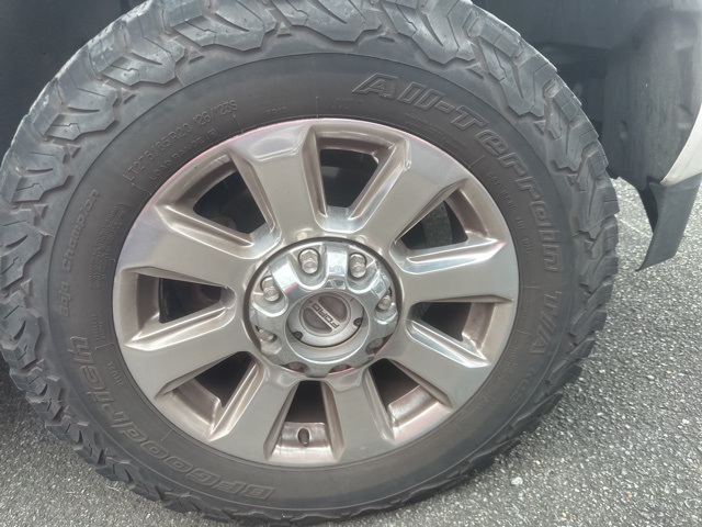 2017 Ford F-350 Platinum photo 3