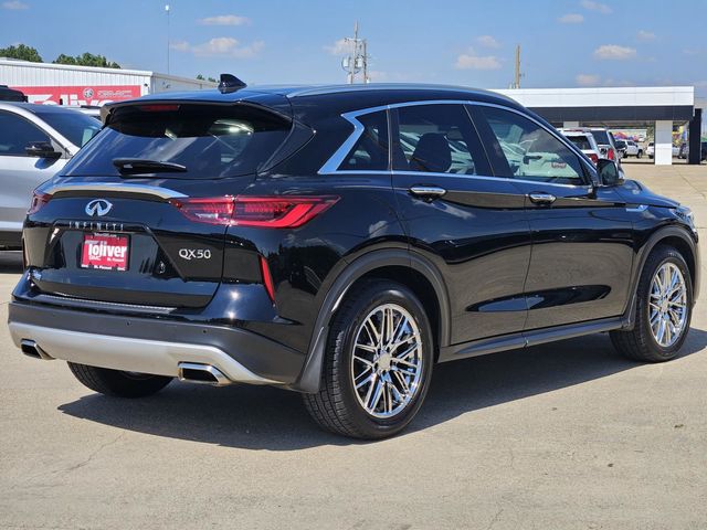 2022 Infiniti QX50 Essential photo 5