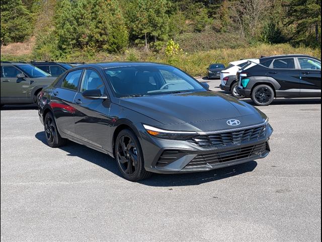 2026 Hyundai Elantra SEL Sport photo 2