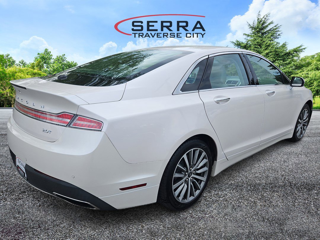 2020 Lincoln MKZ Standard photo 3