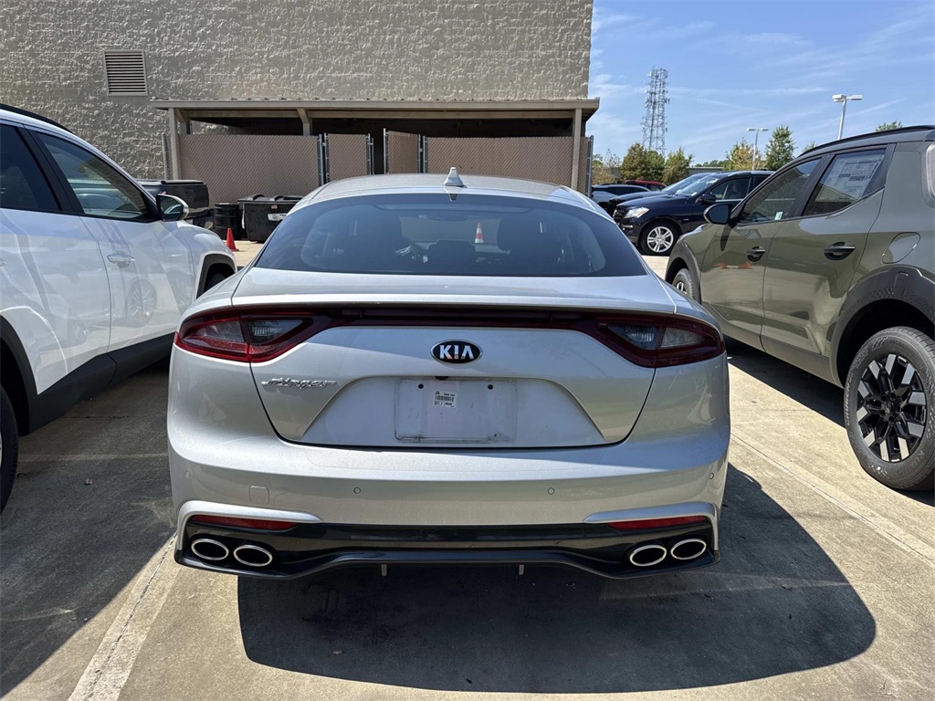 2018 Kia Stinger Premium photo 5
