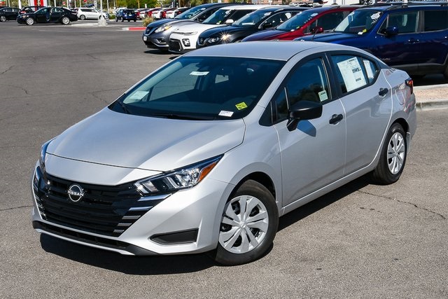 2025 Nissan Versa Sedan S's photo