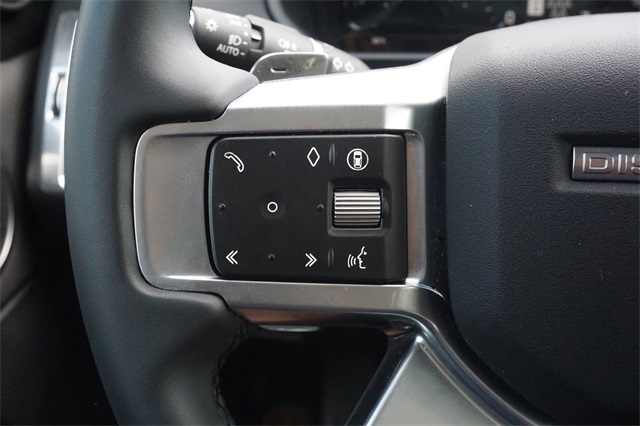 2024 Land Rover Discovery S photo 9