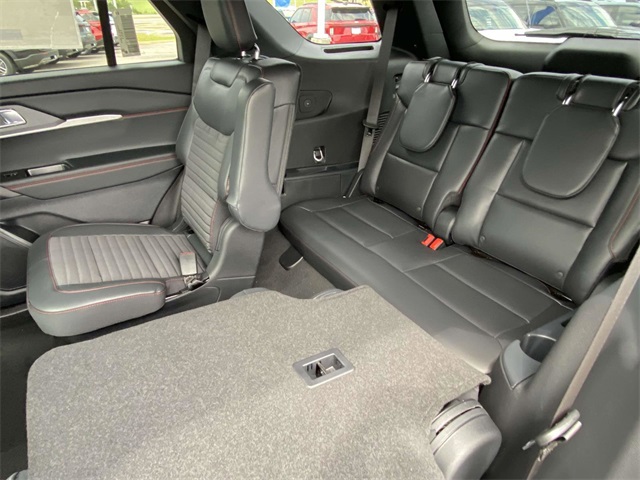 2025 Ford Explorer ST-Line photo 5
