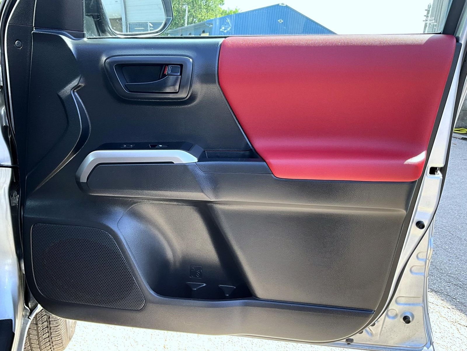 2023 Toyota Tacoma SR5 photo 16