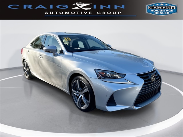 2019 Lexus IS 300's photo