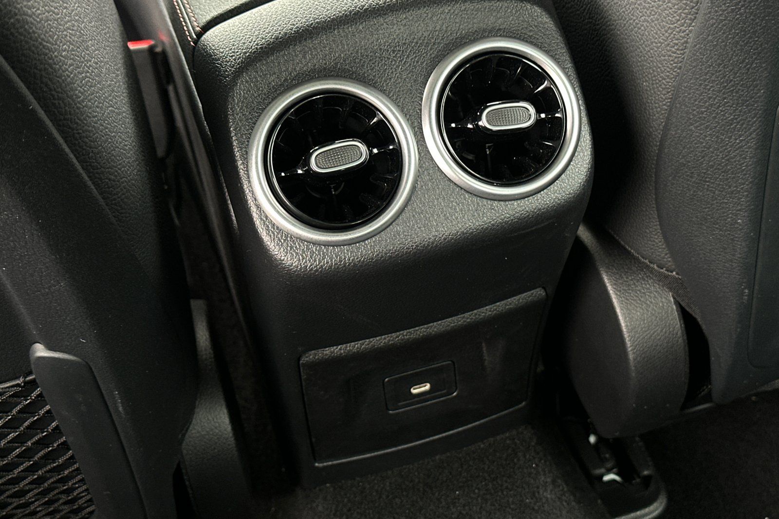2025 Mercedes Benz CLA 35 AMG 4MATIC photo 21