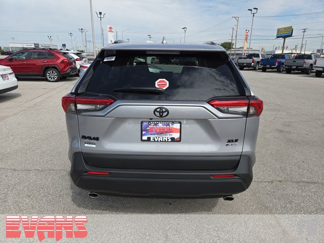 2025 Toyota RAV4 Hybrid XLE photo 25