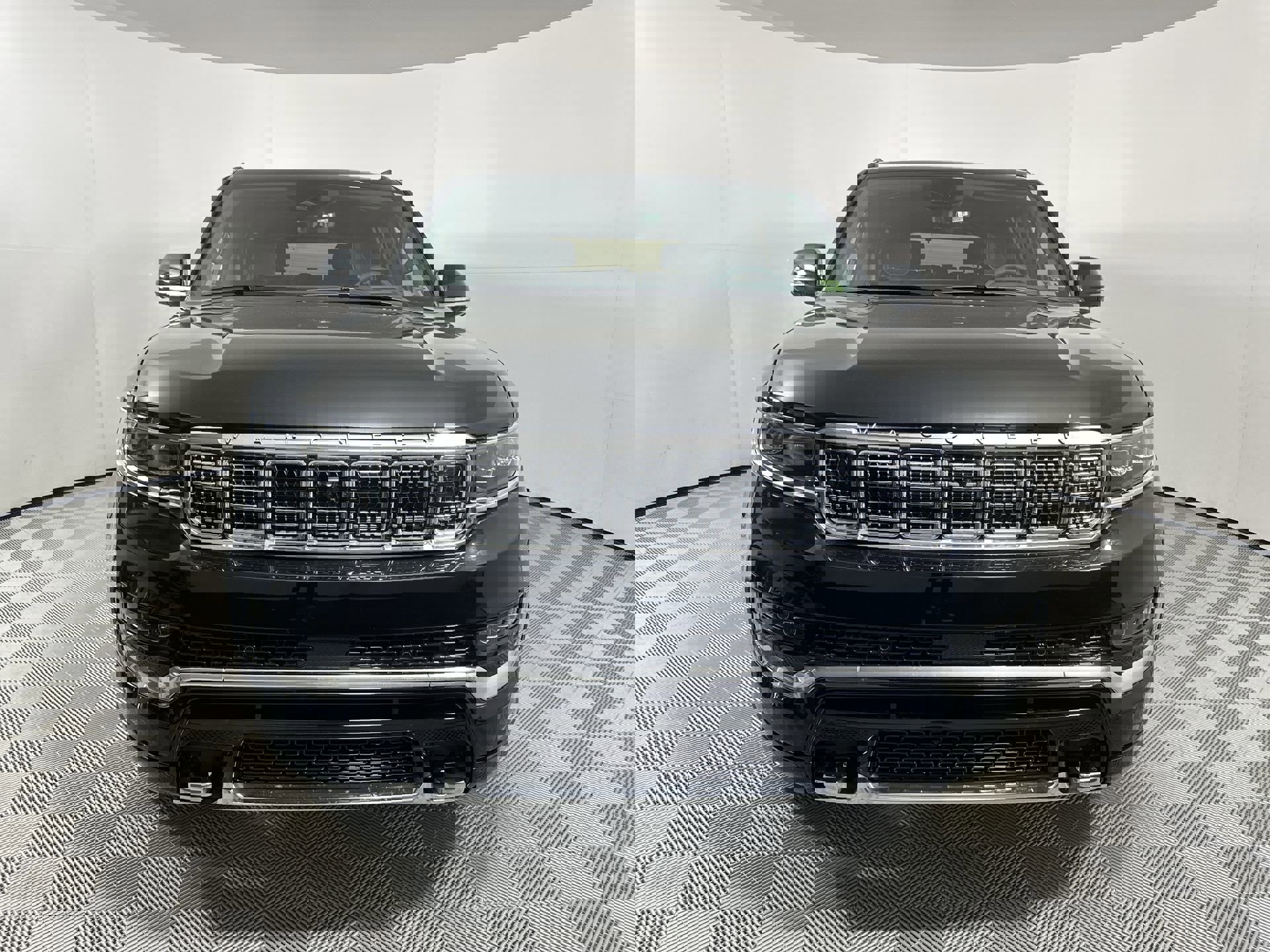 2024 Jeep Grand Wagoneer III photo 3