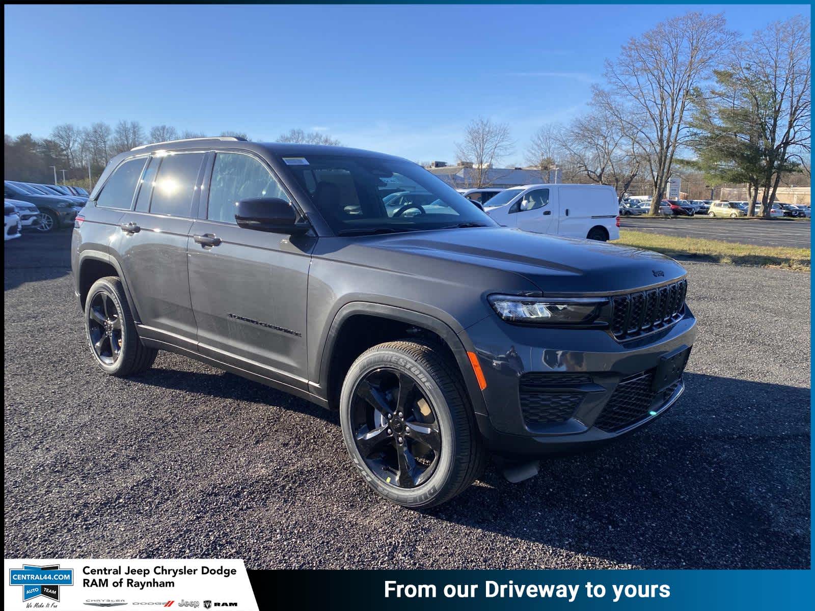 2025 Jeep Grand Cherokee Altitude's photo