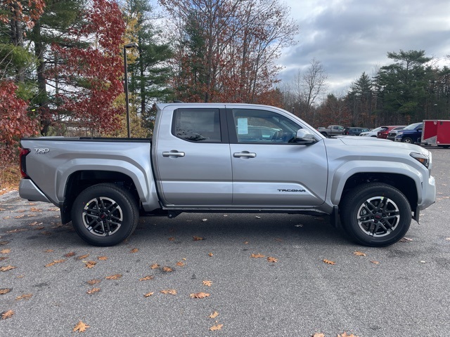2025 Toyota Tacoma photo 3