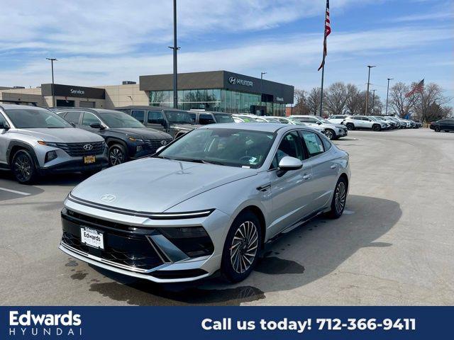 2025 Hyundai Sonata Hybrid SEL's photo