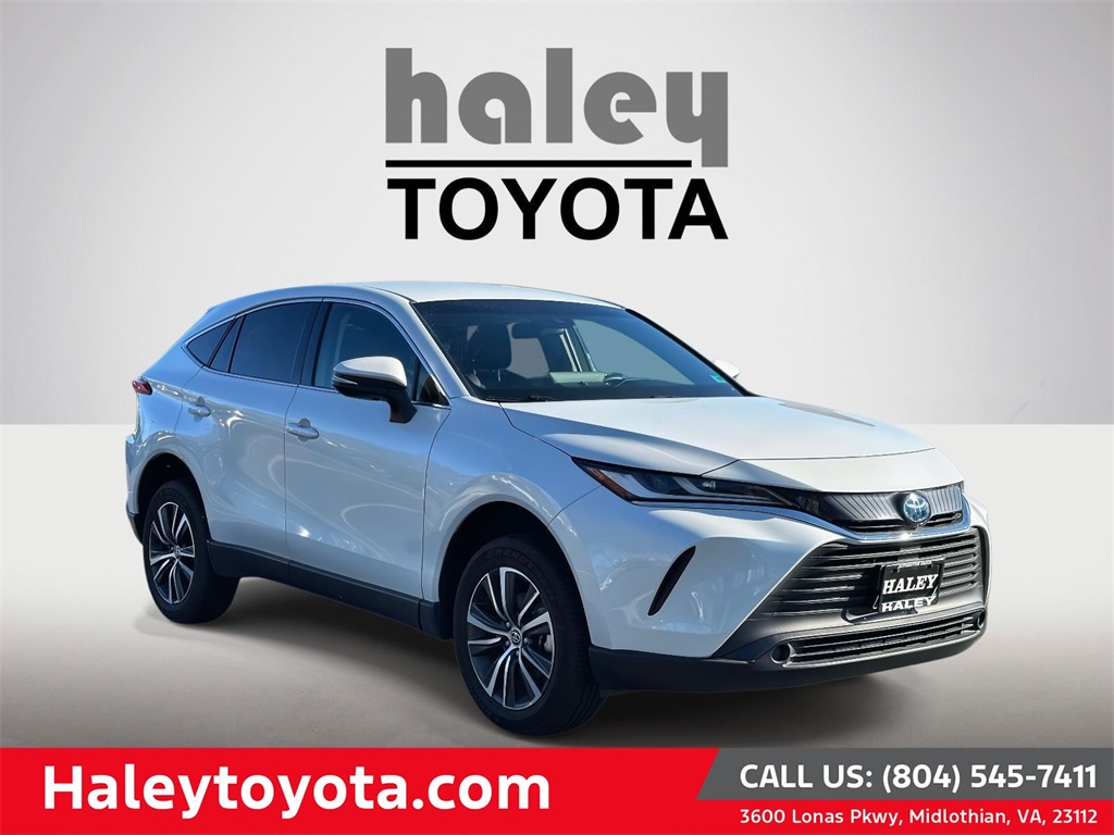 2023 Toyota Venza LE's photo