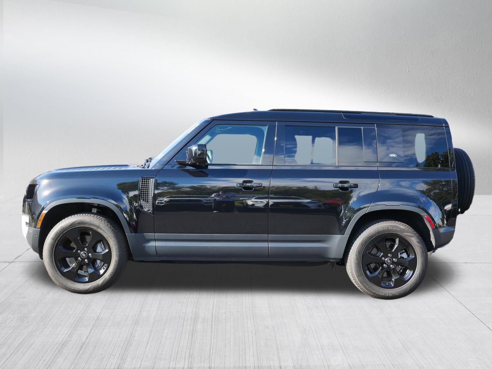 2023 Land Rover Defender SE photo 2