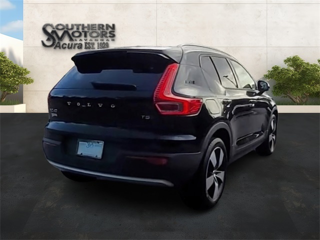 2021 Volvo XC40 Momentum photo 23