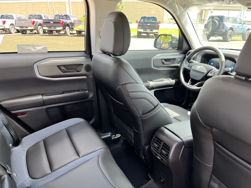 2025 Ford Bronco Sport Outer Banks photo 18
